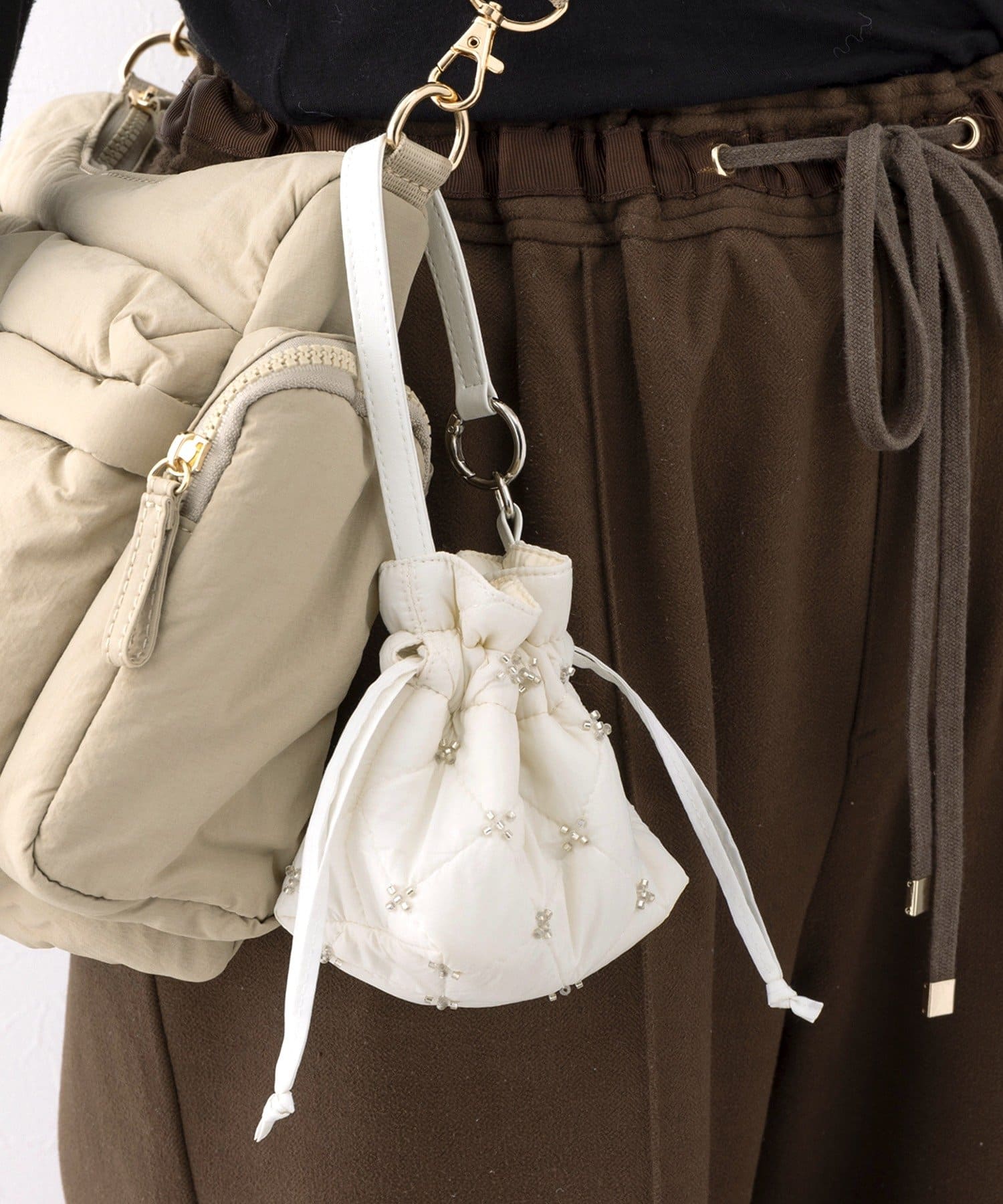 ビーズ付きキルティングミニポーチ ￥330(税込)