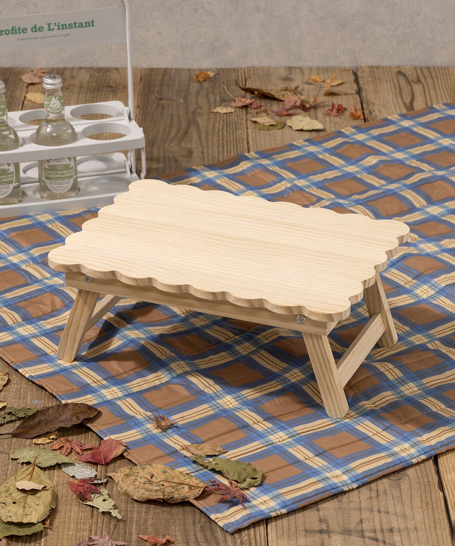 ニュアンス折りたたみウッドテーブル／Autumn Picnic  ￥1,650（税込）