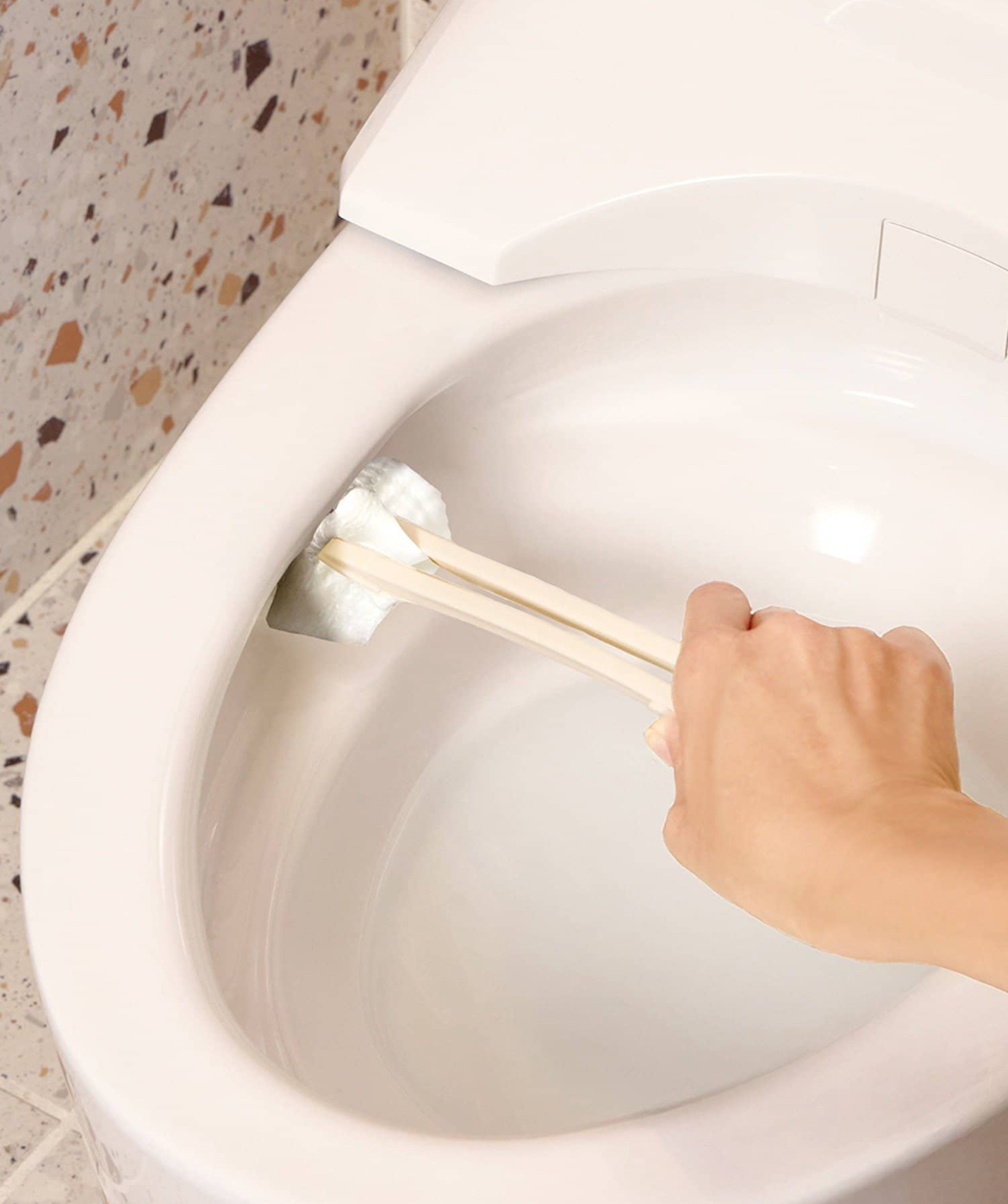 トイレ用お掃除トング　税込330円