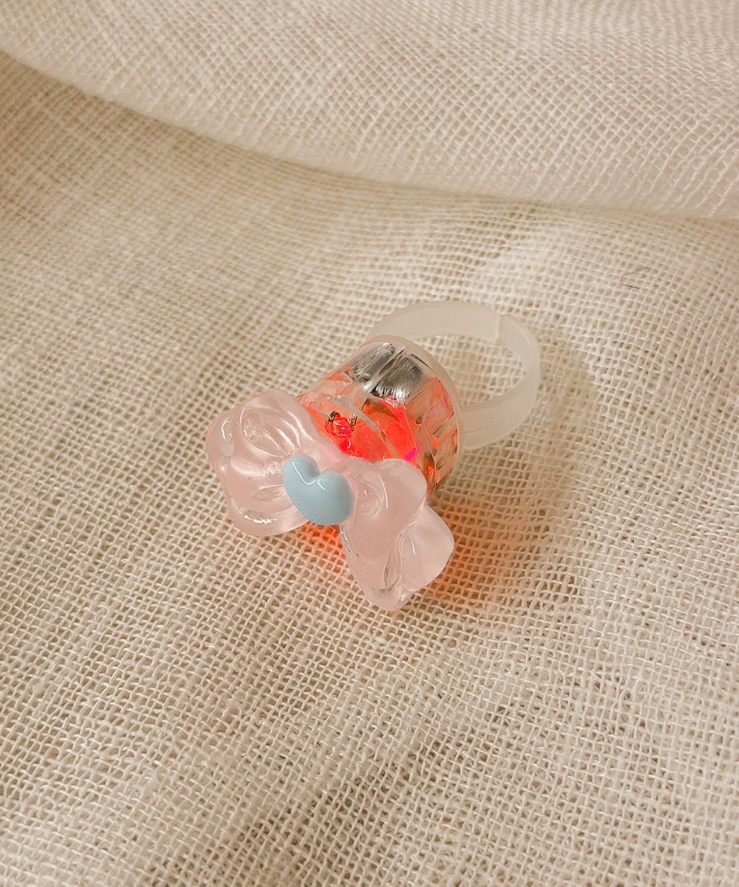 光るリボンリング ￥330(税込)
