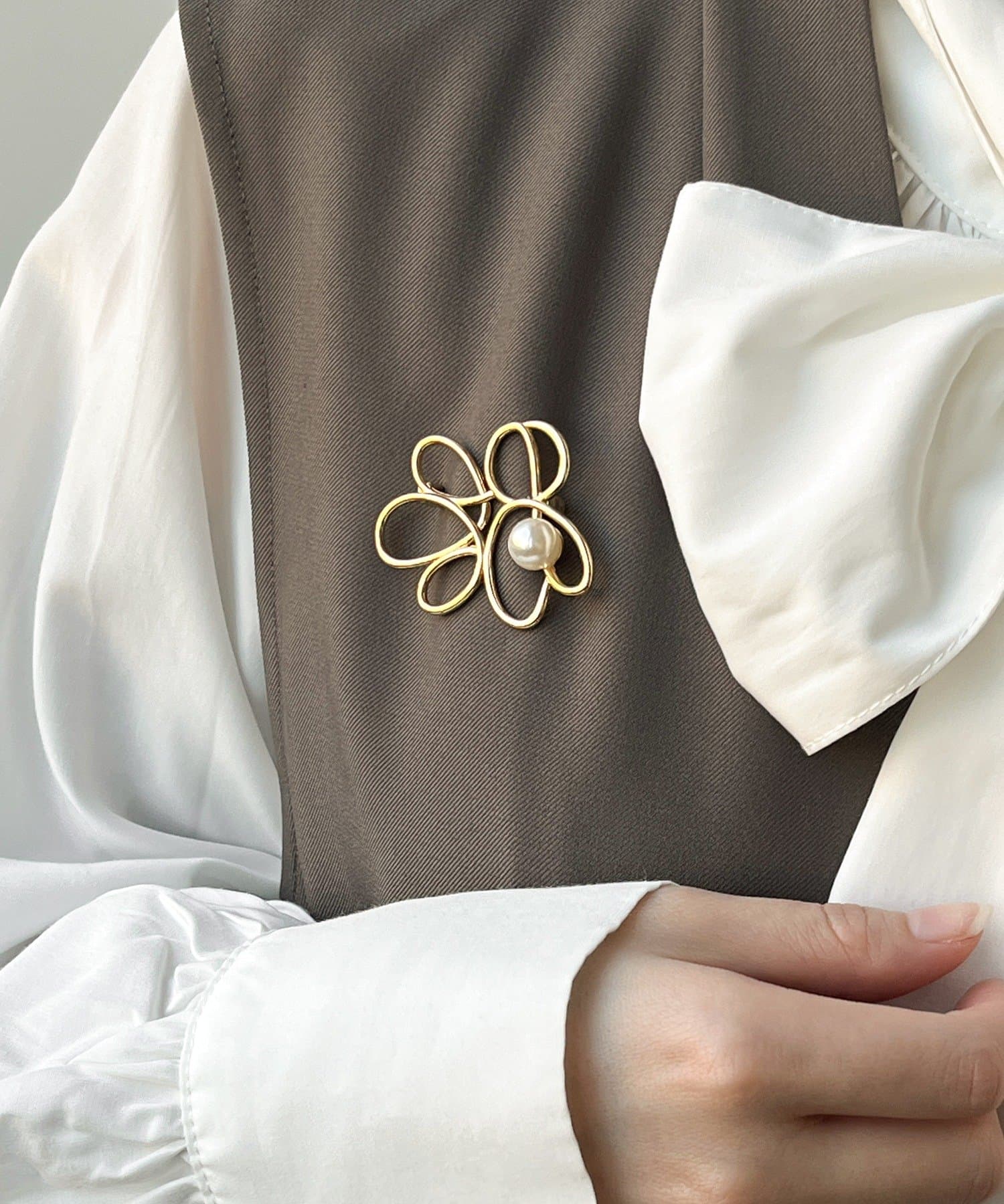 ニュアンスパールブローチ ￥330(税込)