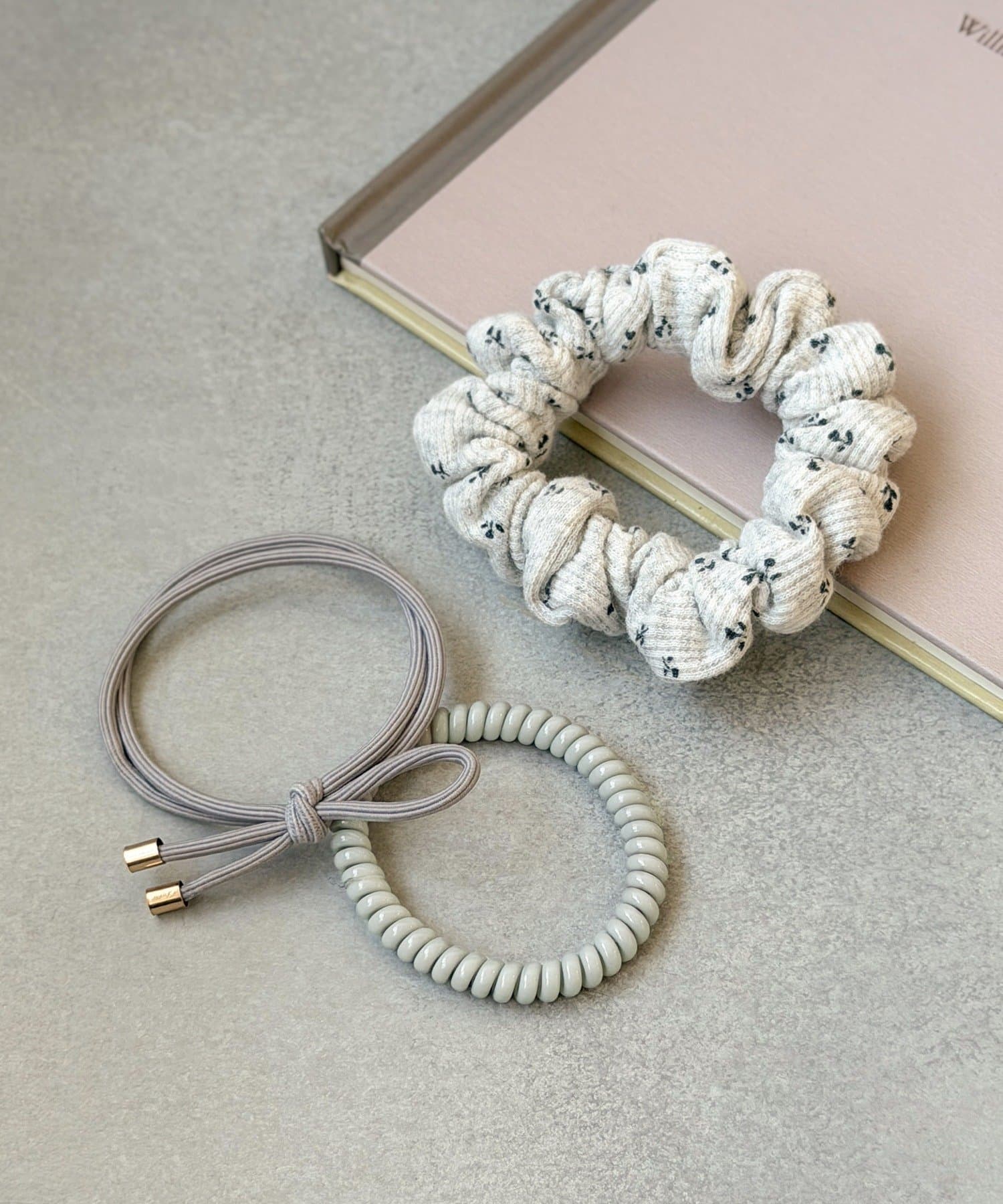 小花柄ポニー3個セット ¥330(税込)