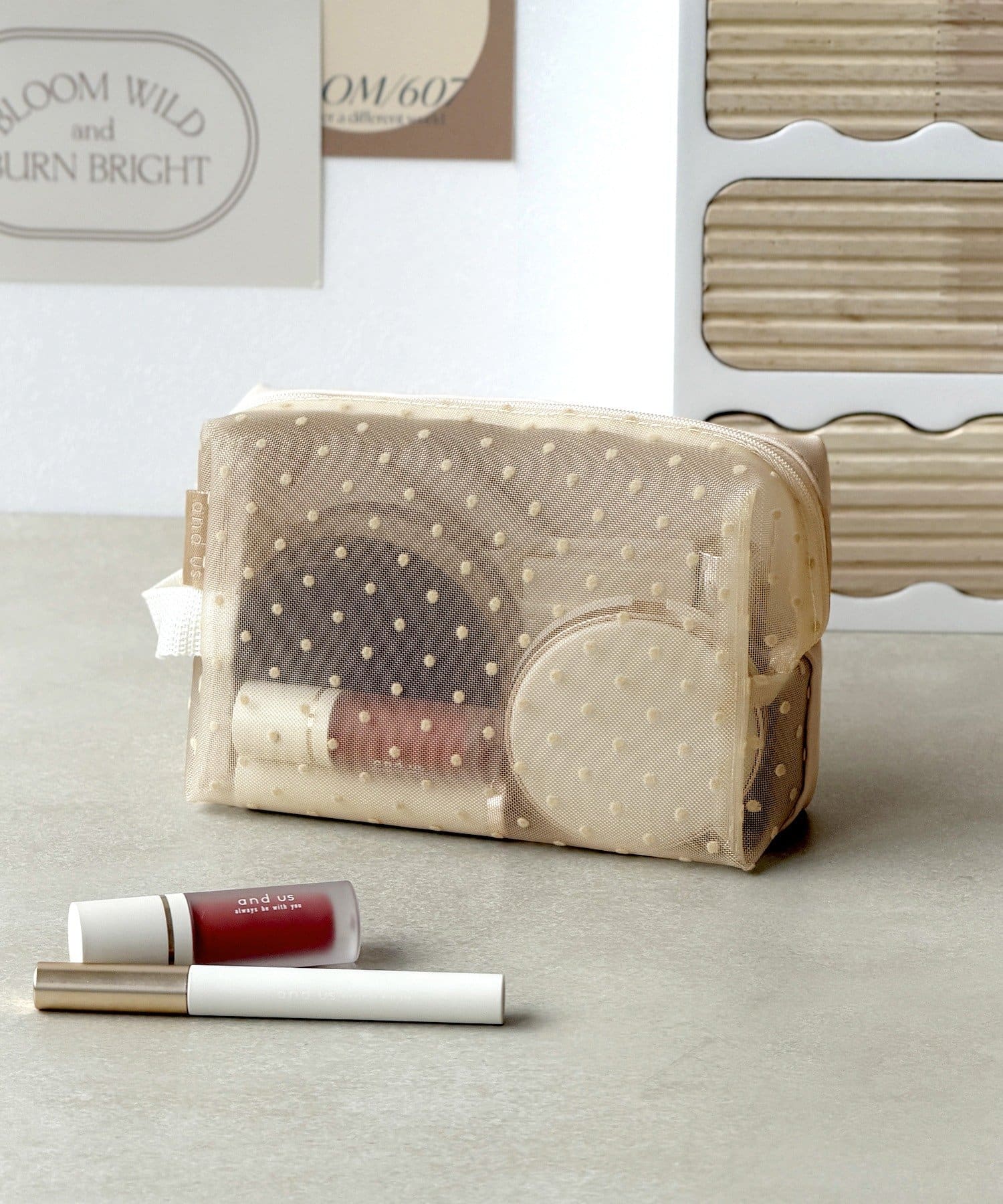 ドットメッシュ横長スクエアポーチ ¥550(税込)