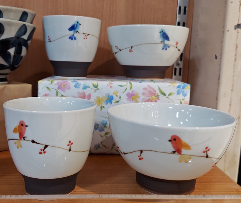 小鳥の柄がかわいい器